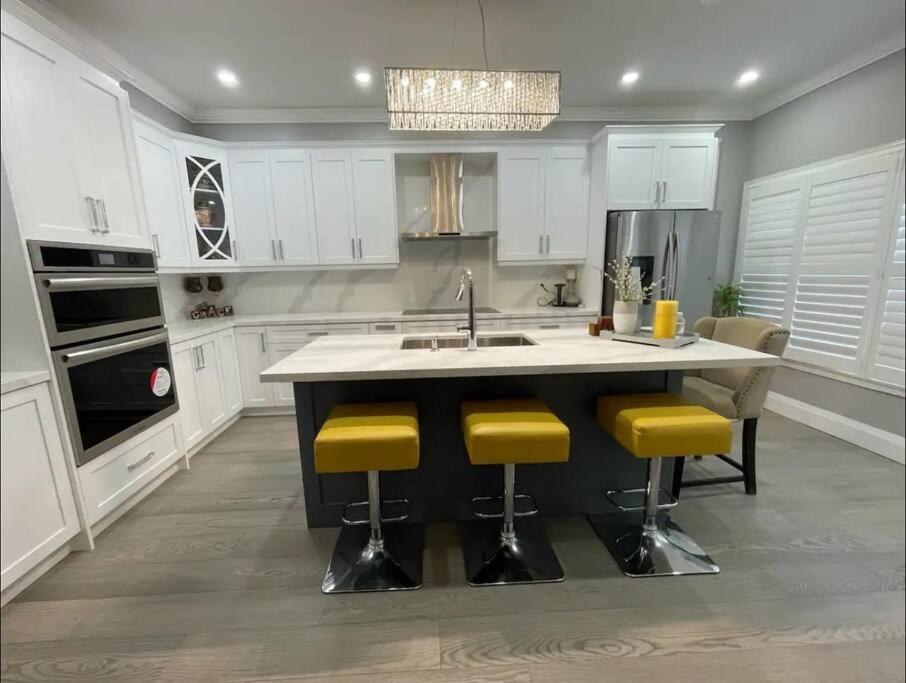 Elegant & Luxurious 3 Bedroom Home Μισισάουγκα Εξωτερικό φωτογραφία