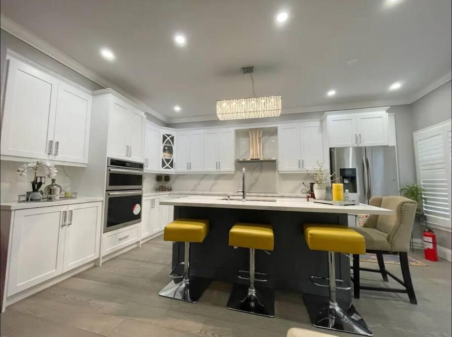 Elegant & Luxurious 3 Bedroom Home Μισισάουγκα Εξωτερικό φωτογραφία